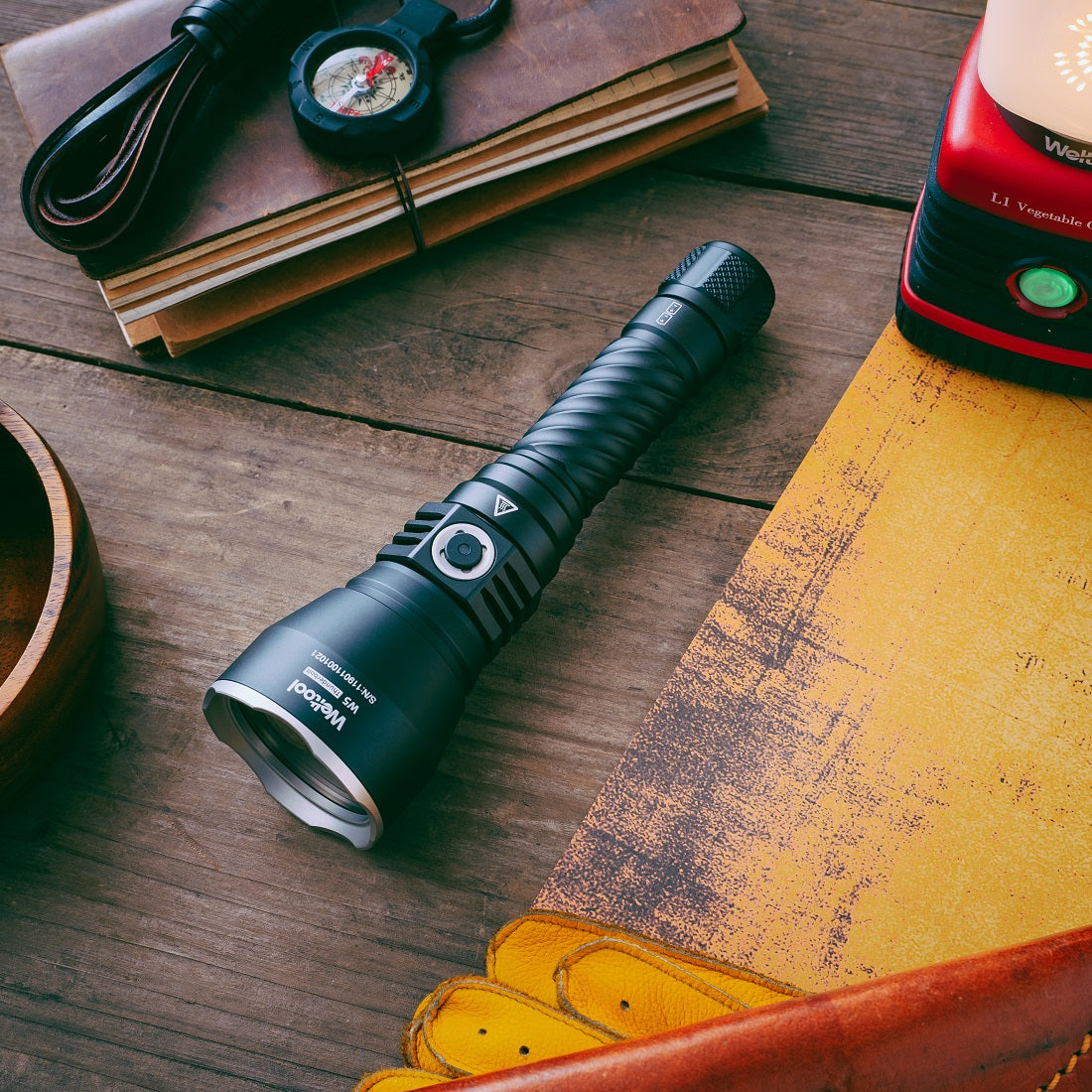 Weltool W5 Thunderbolt LEP flashlight